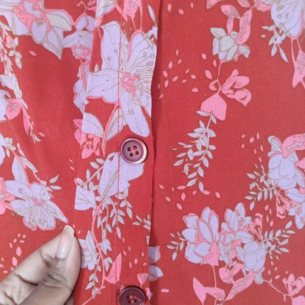 Chelsea & Theodore Red Floral Side Button Slit Printed Midi Skirt - Picture 4 of 8